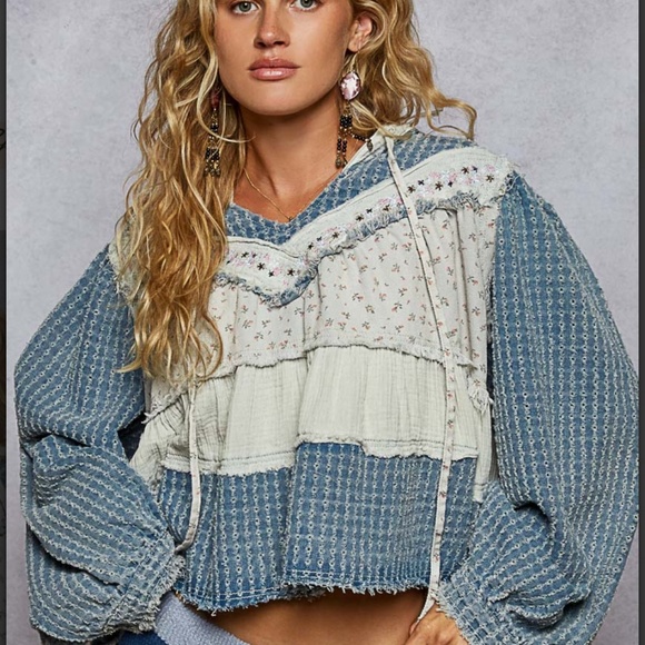 POL “ Daisy “ POL V-Neck Textured Denim Hoodie Top 24AB - Picture 6 of 6